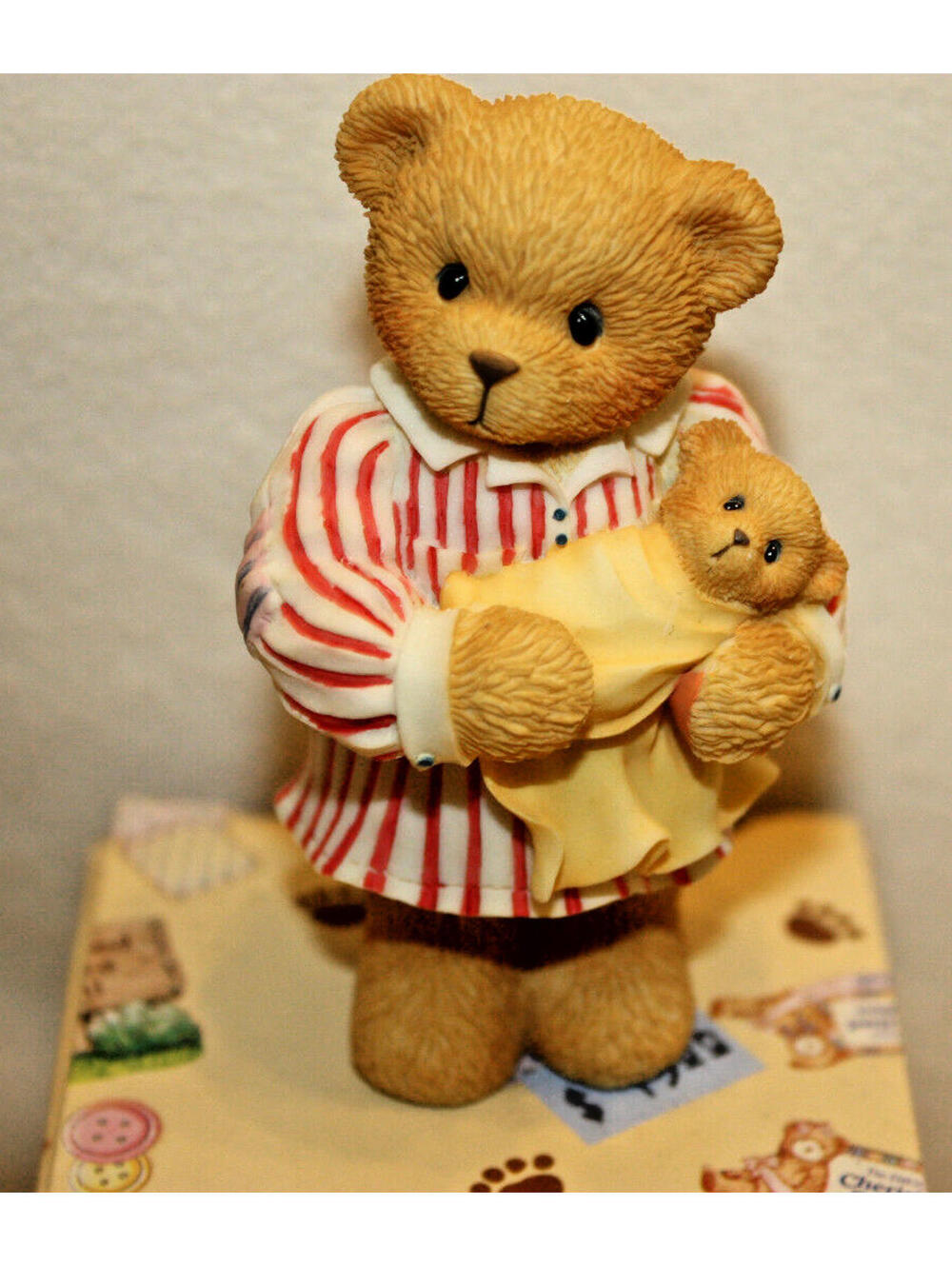 THE ENESCO CHERISHED TEDDIES CLUB - CT981 - LELA NIGHTINGALE - 1998 BOX INCLUDED